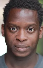 Фотография актёра Кобна Холдбрук-Смит