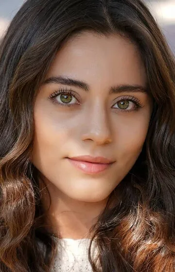 Фотография актёра Сыла Тюркоглу (Sila Turkoglu)