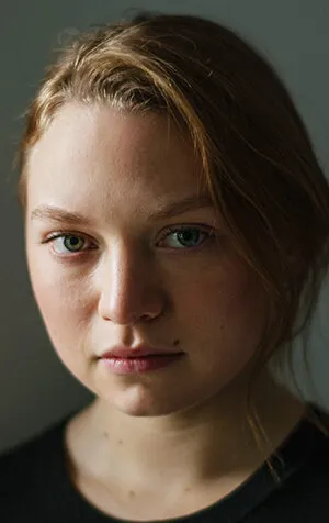 Фотография актёра Миа Триплтон (Mia Threapleton)