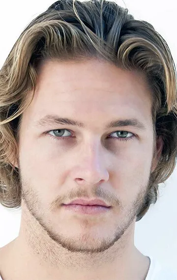 Фотография актёра Люк Брейси (Luke Bracey)