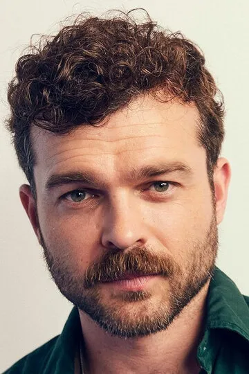 Фотография актёра Олден Эренрайк