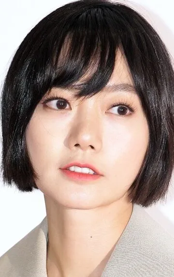 Фотография актёра Пэ Ду-на (Bae Doo-na)