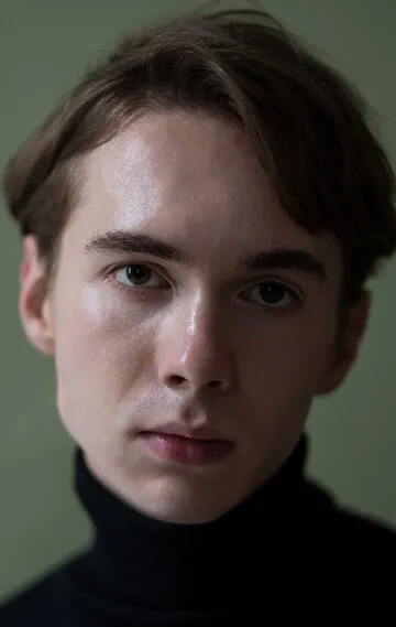 Фотография актёра Денис Власенко