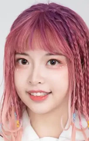 Фотография актёра Янь Мэмэ