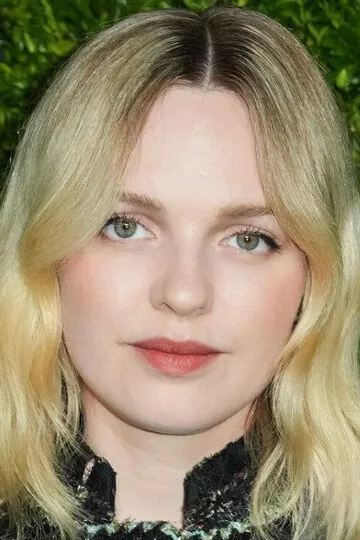 Фотография актёра Одесса Янг (Odessa Young)